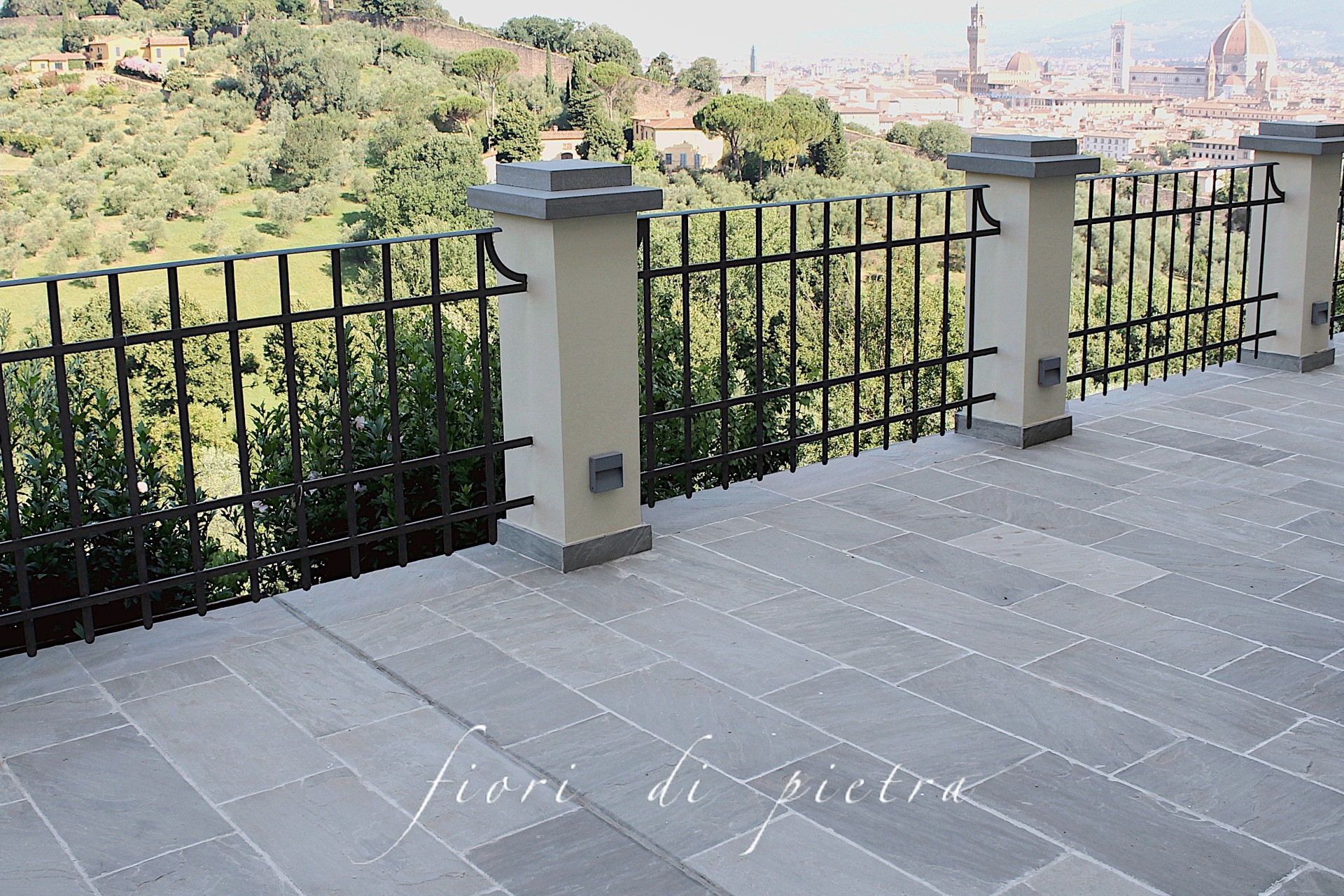 Realizzazione Pavimenti da € 16,00 a 48,00 al mq + iva in pietra SAND GREY