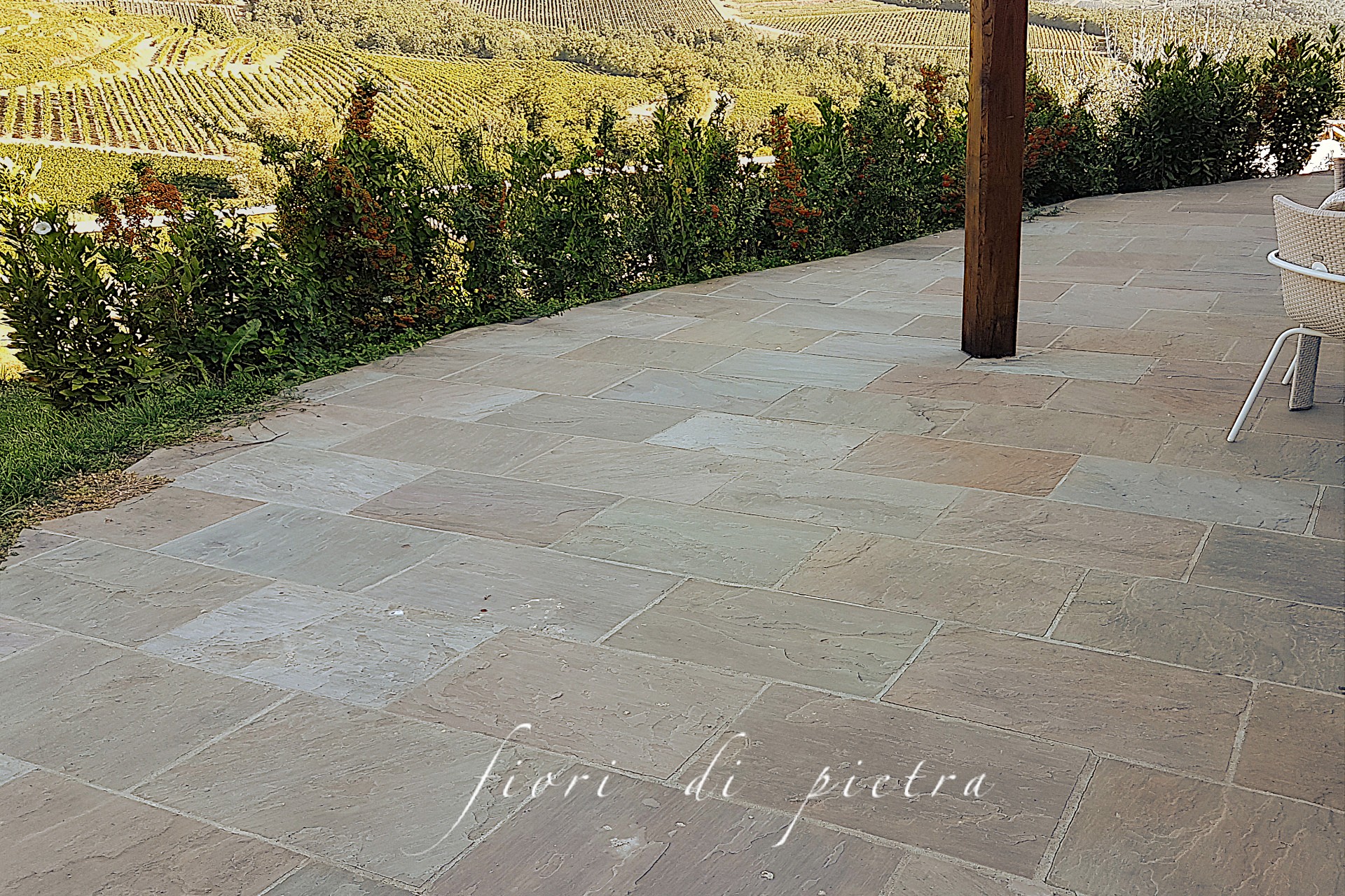 Projects Pavimenti da € 16,00 a 48,00 al mq + iva with SAND BROWN stone