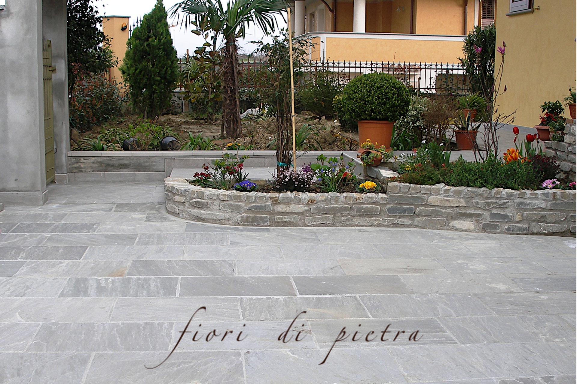 Projects Pavimenti with SAND GREY stone